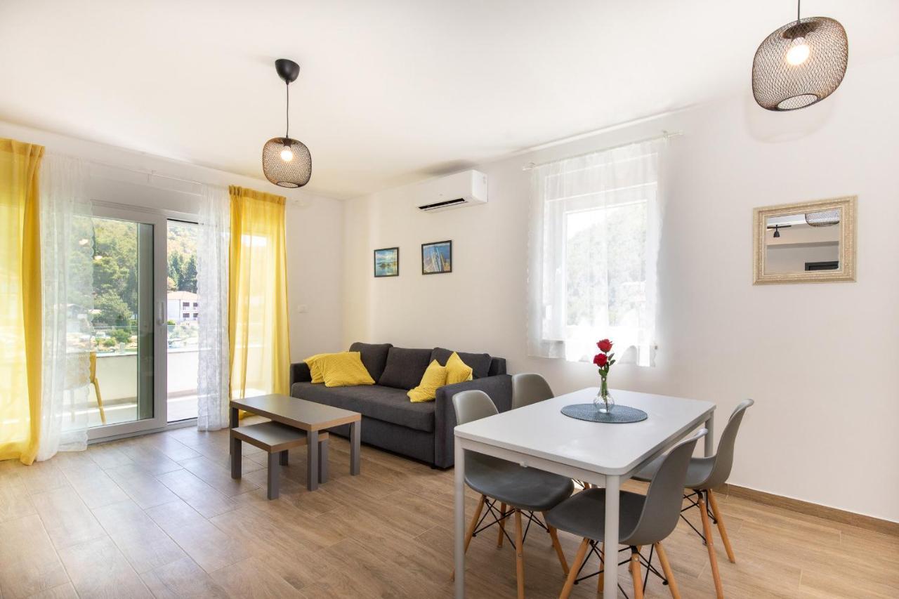 Villa Luni Блаце Екстер'єр фото