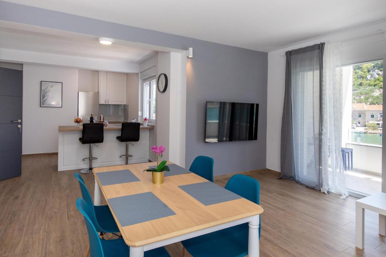 Villa Luni Блаце Екстер'єр фото